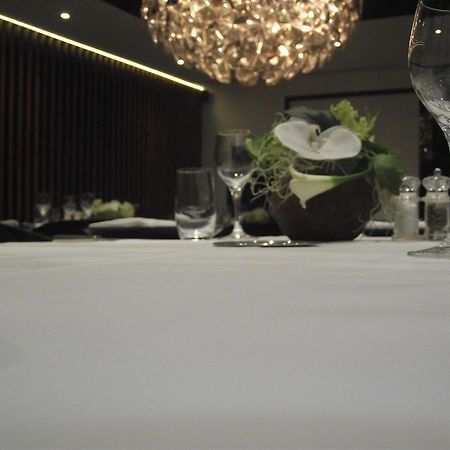 Logis Hotel Des Bourbons Монлюсон Экстерьер фото