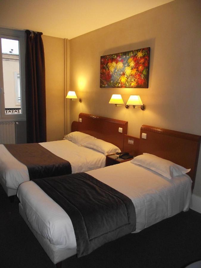 Logis Hotel Des Bourbons Монлюсон Экстерьер фото