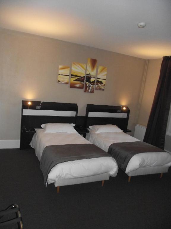 Logis Hotel Des Bourbons Монлюсон Номер фото