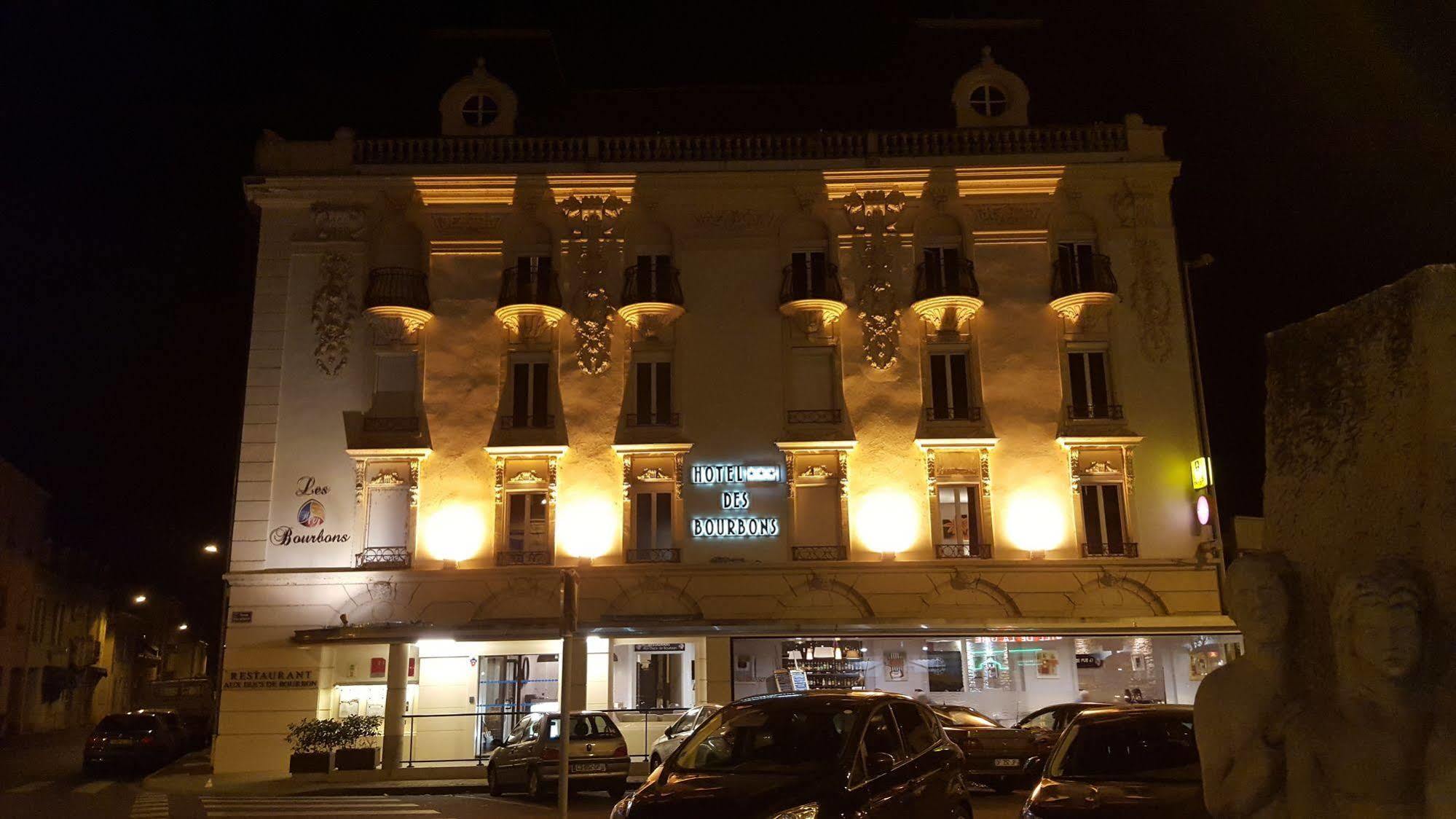 Logis Hotel Des Bourbons Монлюсон Экстерьер фото