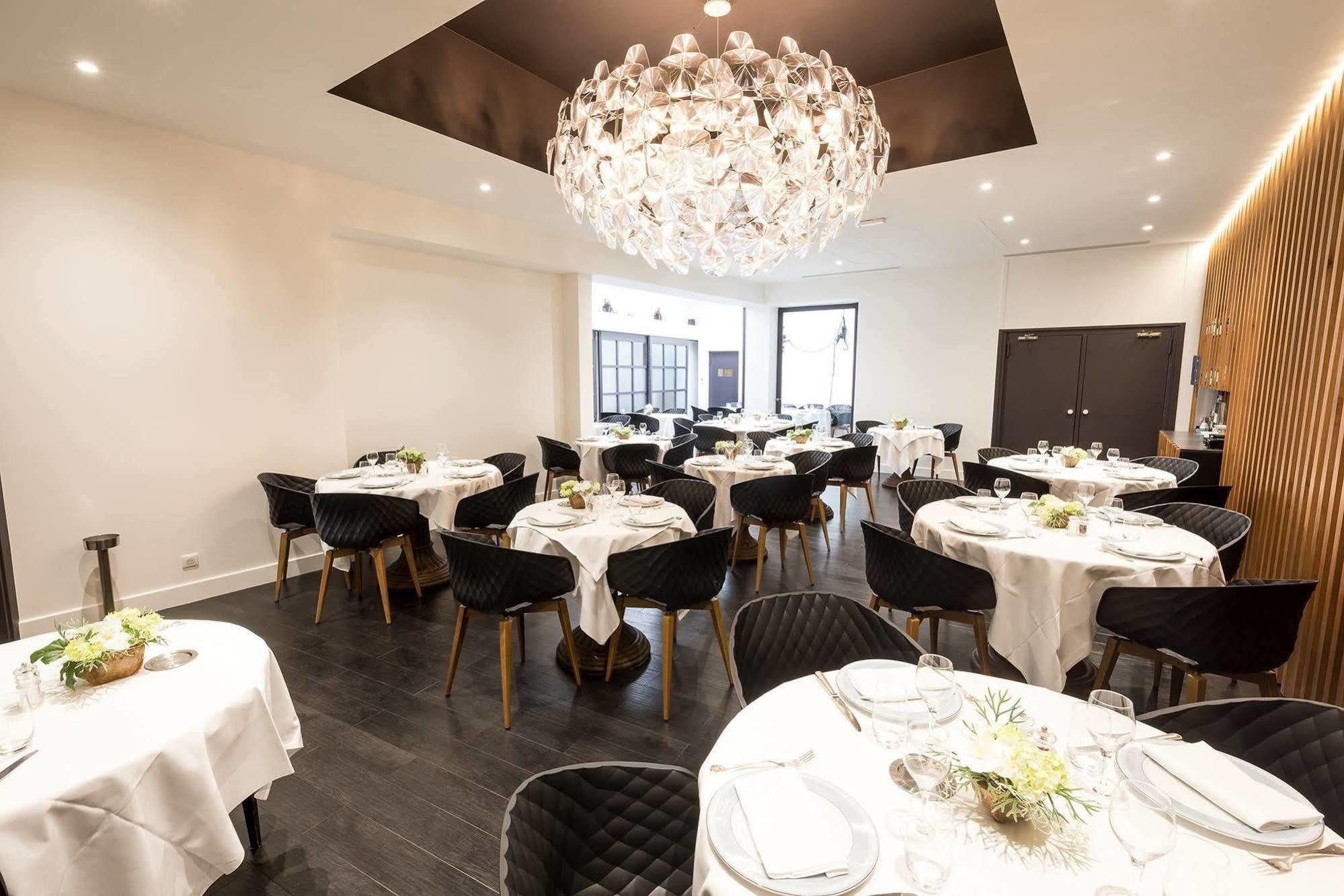 Logis Hotel Des Bourbons Монлюсон Экстерьер фото